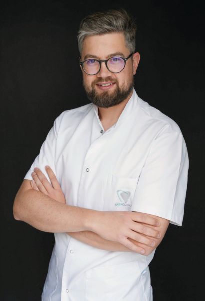 dr Artur Malottki
